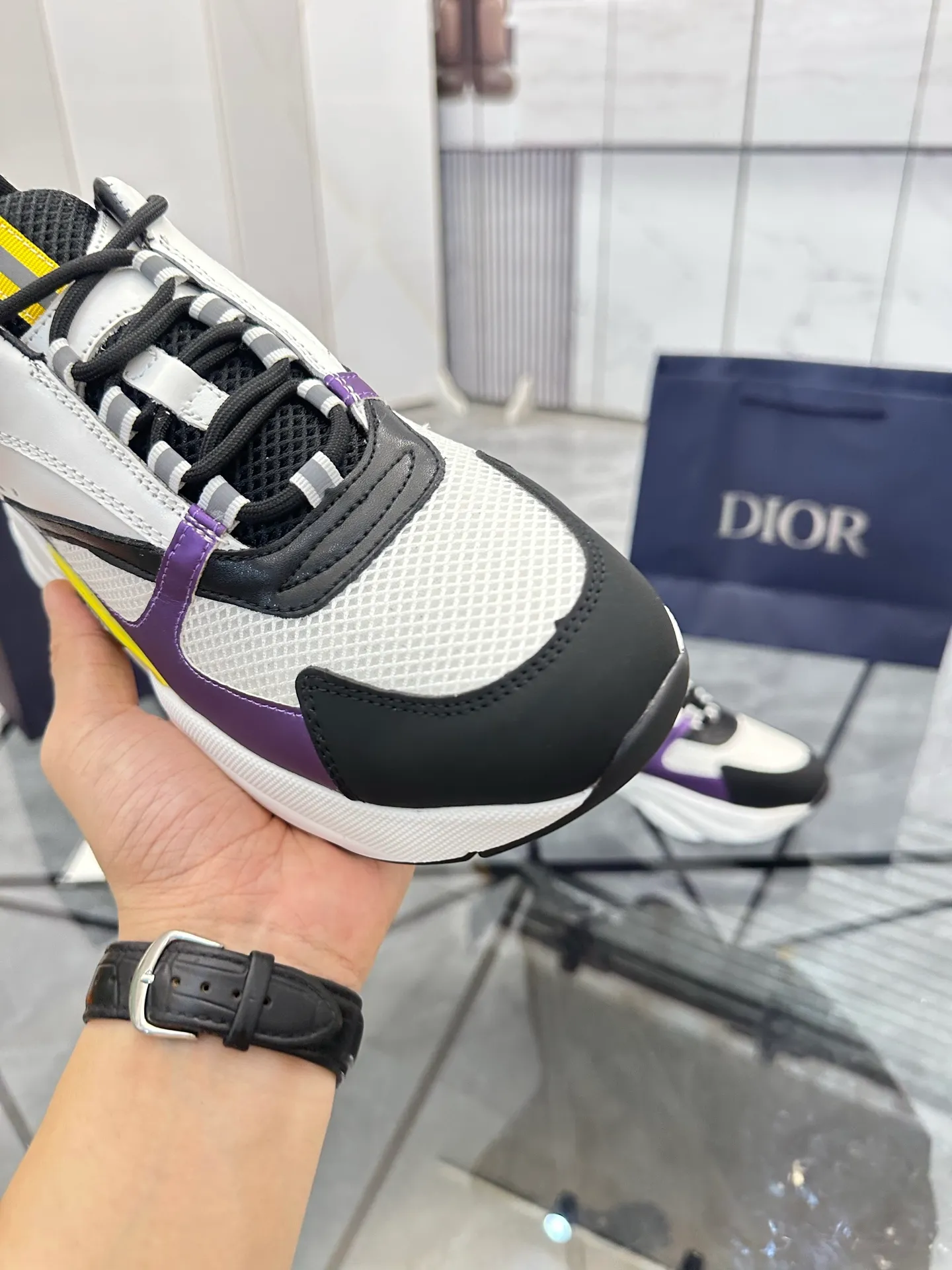 Men's shoes: 💰P460¥ Ready in Guangzhou, fully packaged Product trademark: Dior* "Dior*" low-top casual shoes Regular size: 38-46 (can be customized to 47) B22 Product materials: imported cowhide leather upper spliced ​​with original fabric, breathable lining, original outsole. Number: 920